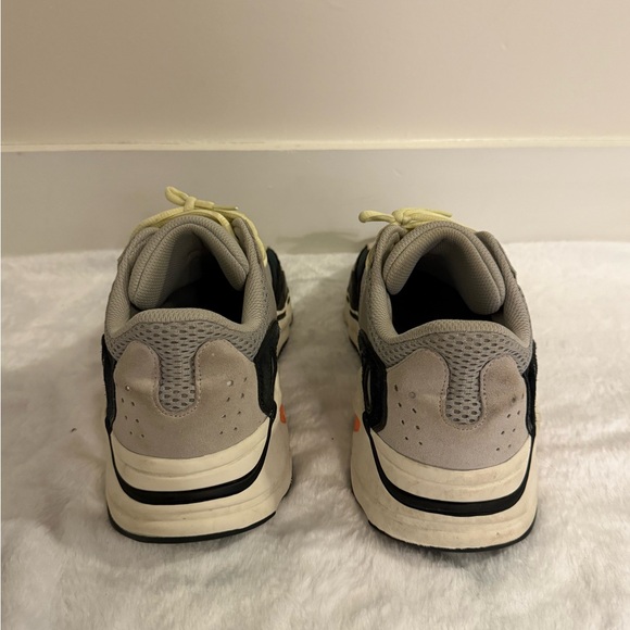 Yeezy 350 Waverunner - Picture 4 of 4